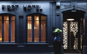 First Hotel Paris Tour Eiffel